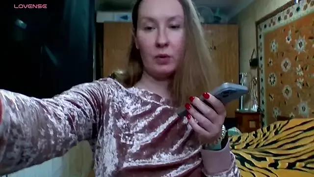 AnnaXLovers from StripChat