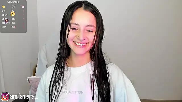 annie_mora from StripChat
