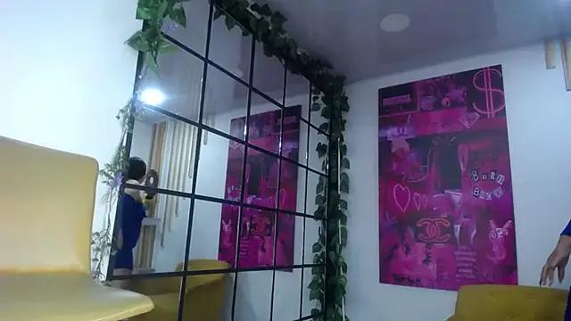 annie_russel from StripChat is Freechat