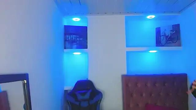 Anniee_x from StripChat