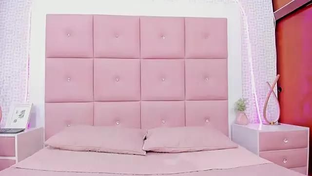 Annievalencia from StripChat is Freechat