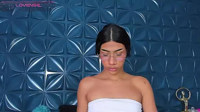 AntoniaSantos from StripChat is Freechat