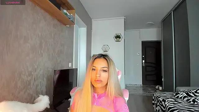 Anya_Belle from StripChat is Freechat