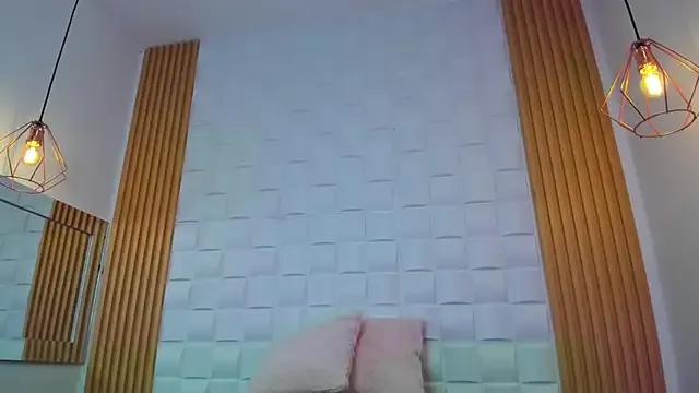 AriaBelle from StripChat is Freechat