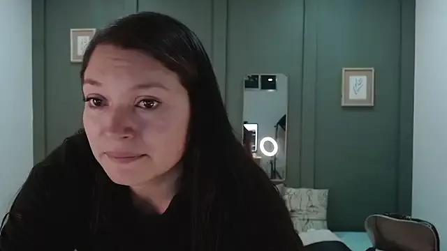 Ariadna_luna from StripChat is Freechat