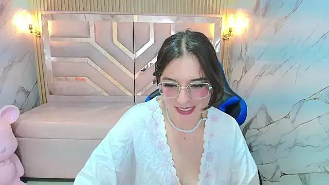 ariana_blue_r from StripChat