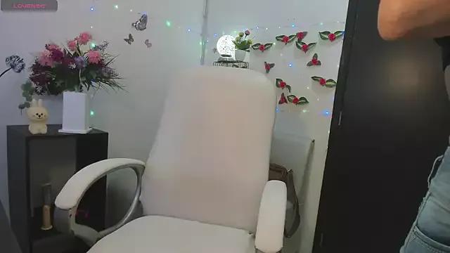 ariana_crazzy from StripChat