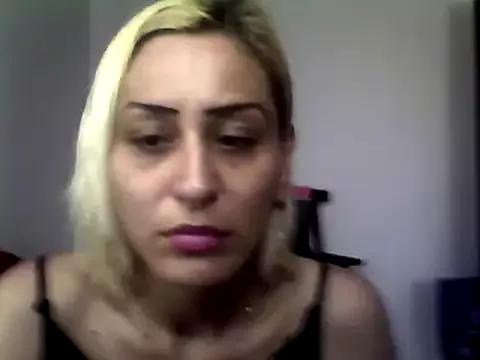 ariana_crazzy from StripChat