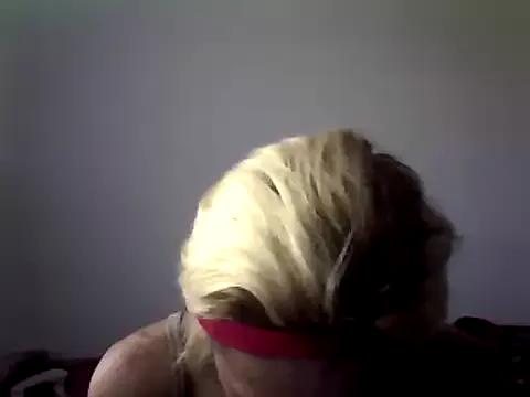 ariana_crazzy from StripChat