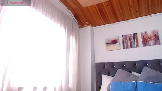 ariana_velvet_ from StripChat is Freechat