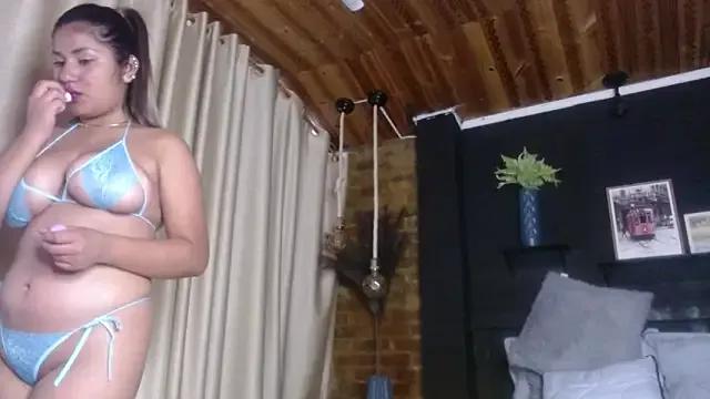 ariana_velvet_ from StripChat is Freechat