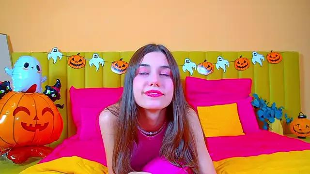ArianaAllens from StripChat is Freechat