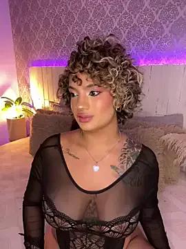 Arianabromw from StripChat is Freechat