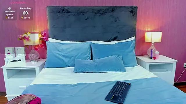 ArianaRosee from StripChat is Freechat