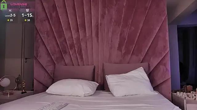 AriannaLure from StripChat is Freechat