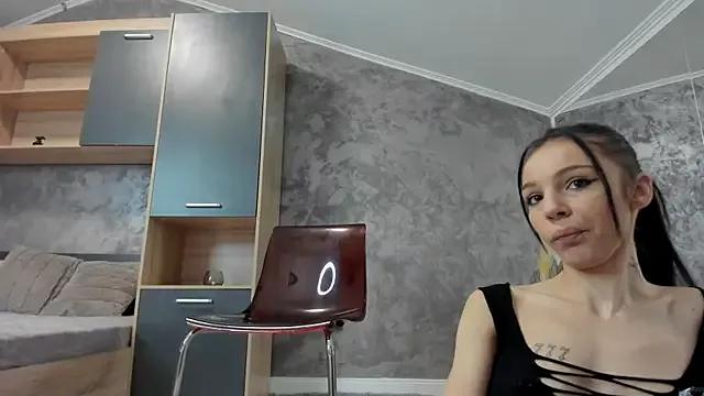 Ariella_Raven from StripChat is Freechat