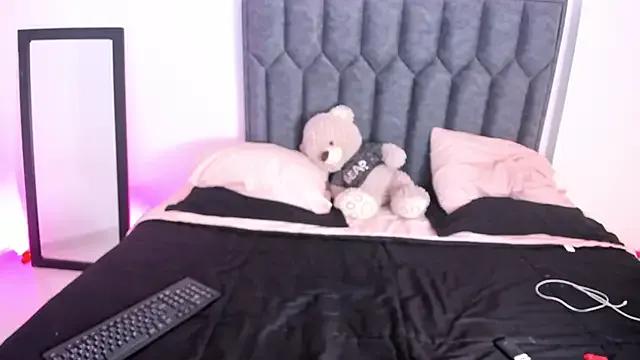 ArihanaTylor from StripChat is Freechat