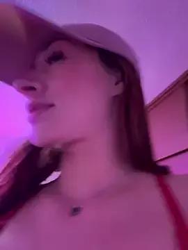 ariiel_ from StripChat is Freechat