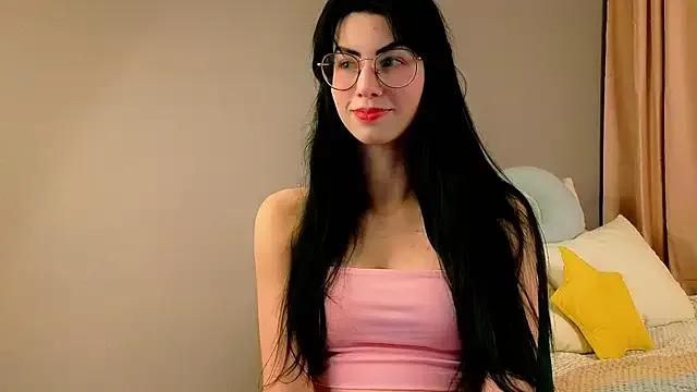 ArlineJanik from StripChat is Freechat