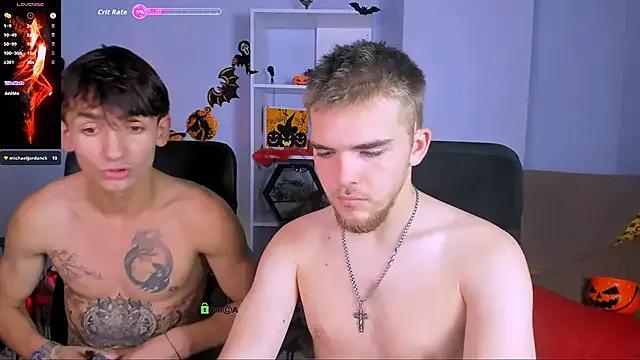aron_black_ from StripChat is Freechat