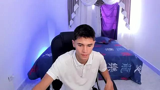 Aron_Boyy from StripChat is Freechat