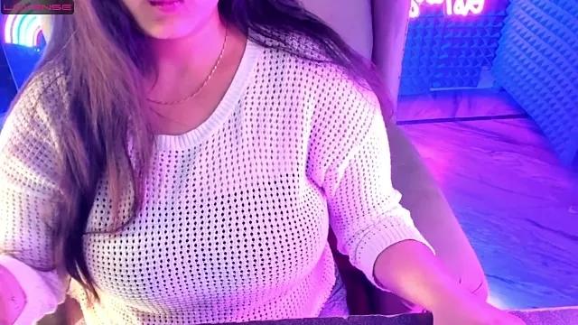 AroohiSehgal from StripChat
