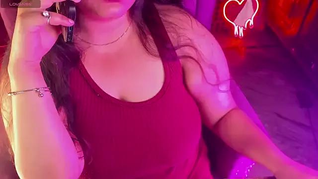 AroohiSehgal from StripChat
