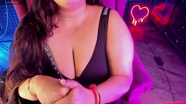 AroohiSehgal from StripChat