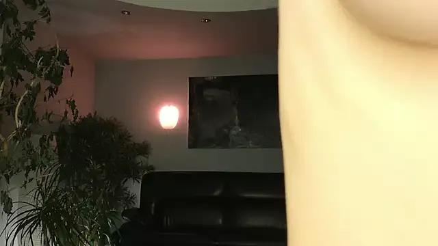 aryamirelle from StripChat