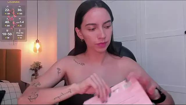 Aryane_art from StripChat