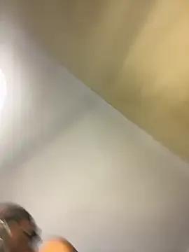 Ashantri from StripChat is Freechat