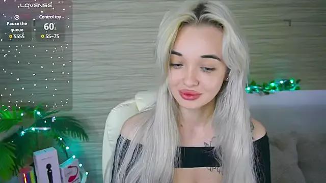 Ashley_S from StripChat is Freechat