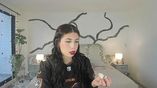 AsiaMillerr_ from StripChat is Freechat