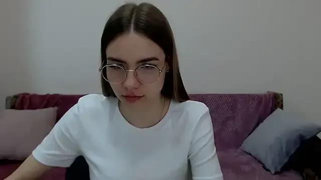 aSingleOne from StripChat is Freechat