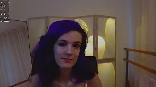 Auralana from StripChat is Freechat