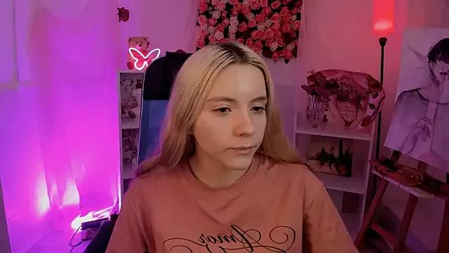 AuroraWrenfield from StripChat is Freechat