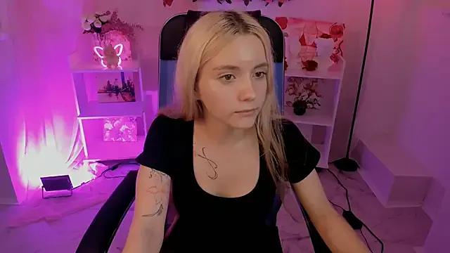 AuroraWrenfield from StripChat is Freechat