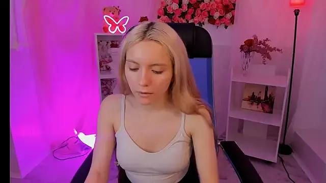 AuroraWrenfield from StripChat is Freechat
