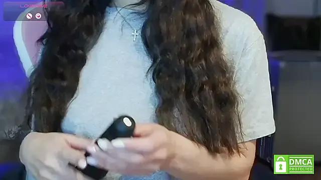 Avaalunaa from StripChat is Freechat