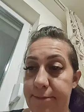 AvaDivaMilf from StripChat is Freechat