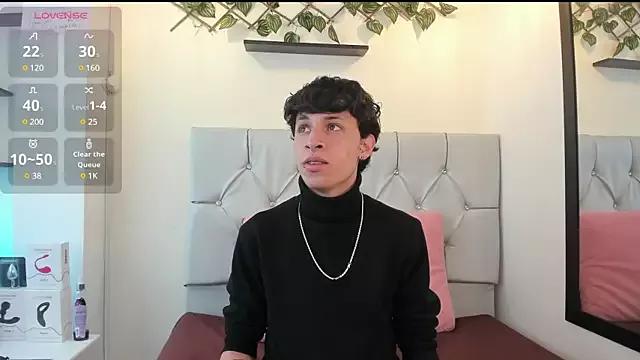 Axel__Evans from StripChat is Freechat