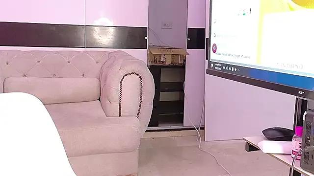 AyshaCollins from StripChat is Freechat