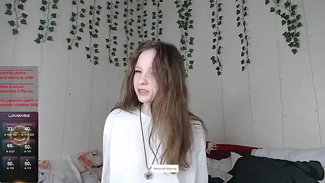 b4by_Emilia from StripChat
