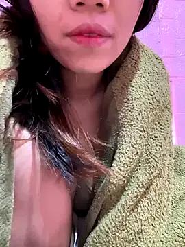 Baby-sexyy from StripChat is Freechat