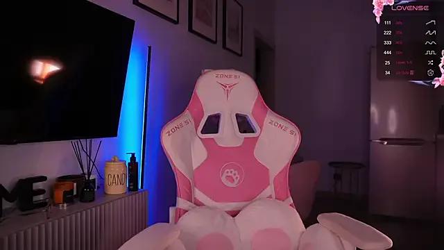 baby_bon from StripChat is Freechat