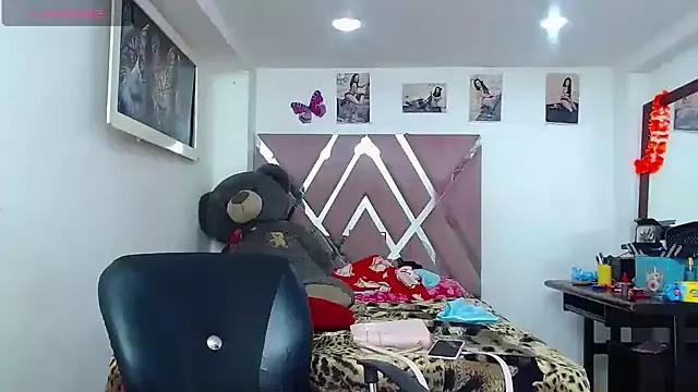 baby_pretty_veneno from StripChat is Freechat