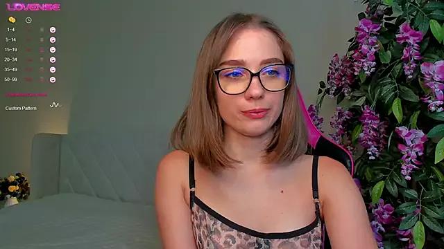 BabyEllen from StripChat