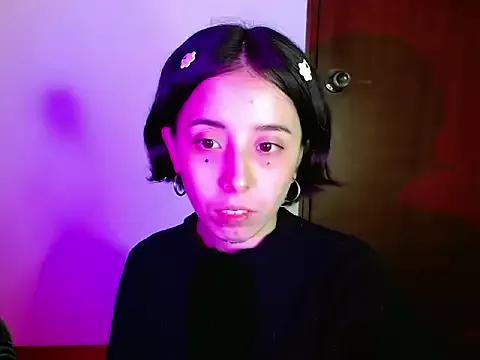 Babyluna_8_8 from StripChat