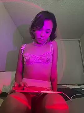 Babypeach09 from StripChat