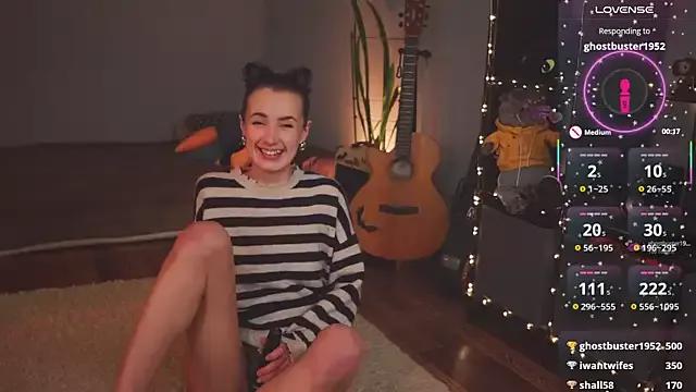bananya_kitty from StripChat